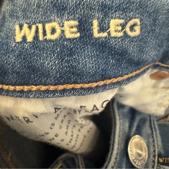 American Eagle Outfitters Light Wash Wide Leg Jeans Extra Long - Picture 4 of 6